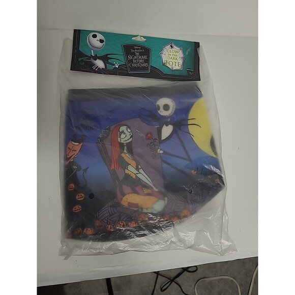 Disney The Nightmare Before Christmas Glow In The Dark Tote Bag - New - Picture 1 of 3